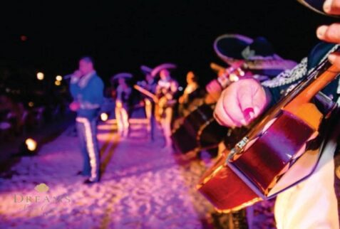 Mexican live music on the beach